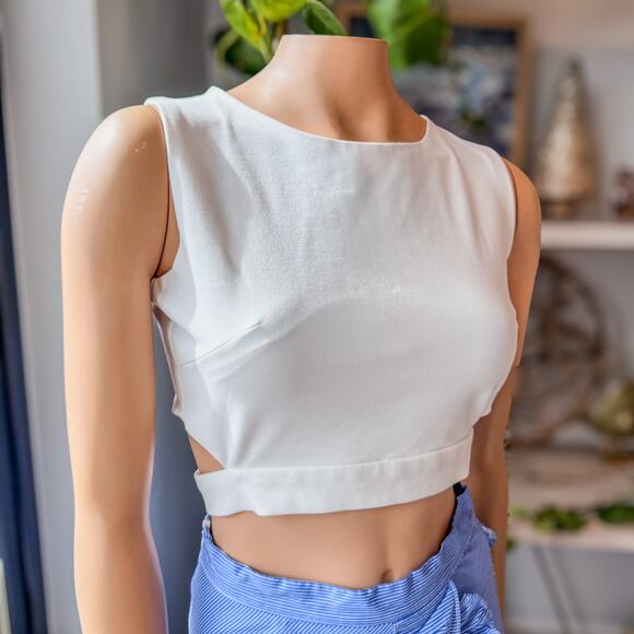 ChicWish, Bowknot Crop Top in White, Full Zip Back, Sleeveless, Women’s Small - Picture 2 of 10